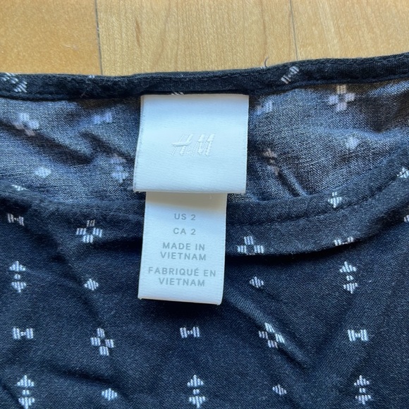 H&M girls dress size 2 with tie sleeves - Picture 3 of 4